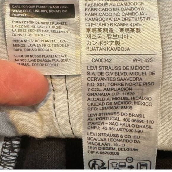 NWT LEVI'S 501 Distressed 5 Pocket High Rise Black Shorts Size 28 - Picture 6 of 10